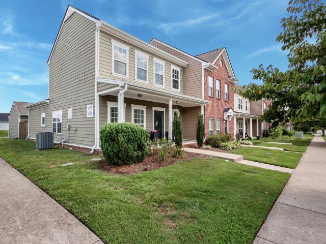 Townhouse for sale in Spring Hill