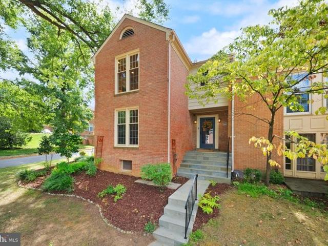 Townhouse for sale in Virginia