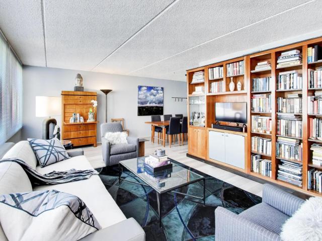 Condo for sale in Highland Park, Illinois
