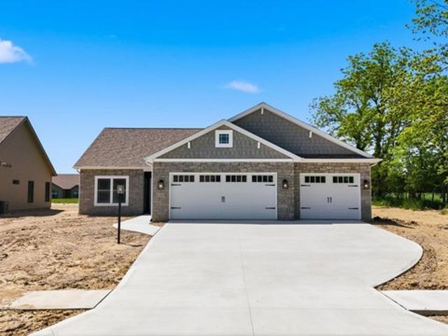 Condo for sale in Auburn, Indiana
