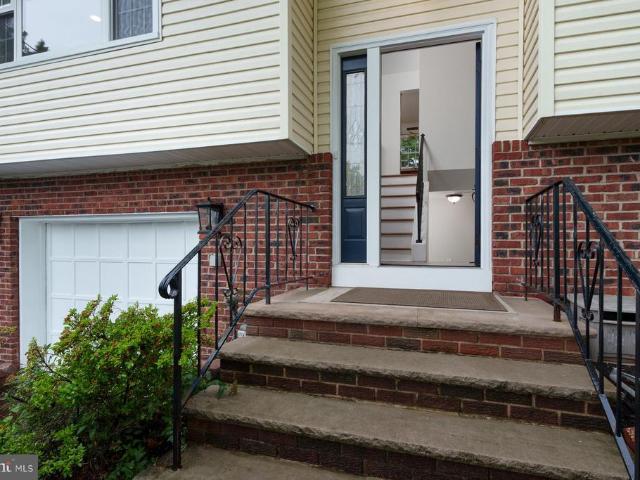 House for sale in Edison, New Jersey
