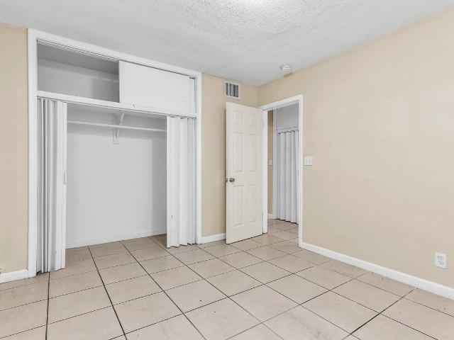 Apartment for rent in Hollywood, Florida