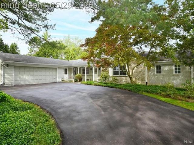 House for sale in West Bloomfield, Michigan