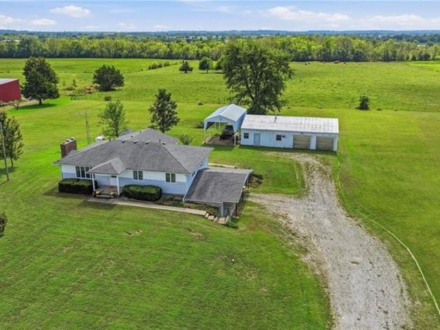 House for sale in Pleasanton, Linn County