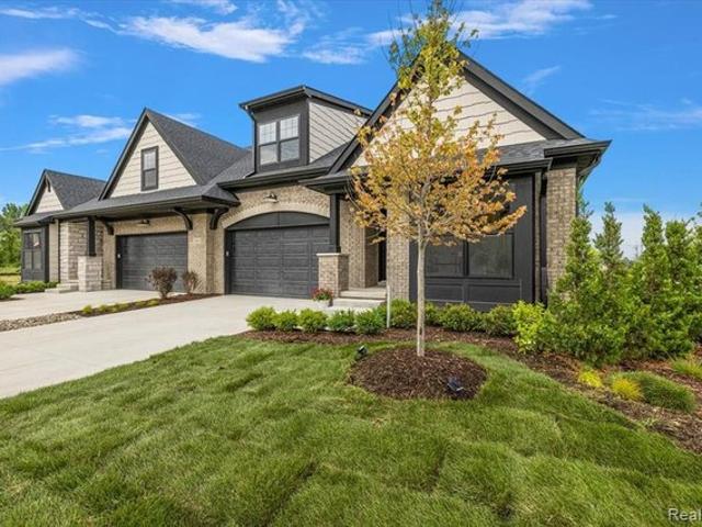 Condo for sale in Rochester Hills, Michigan