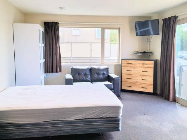 Property for rent in Otakou