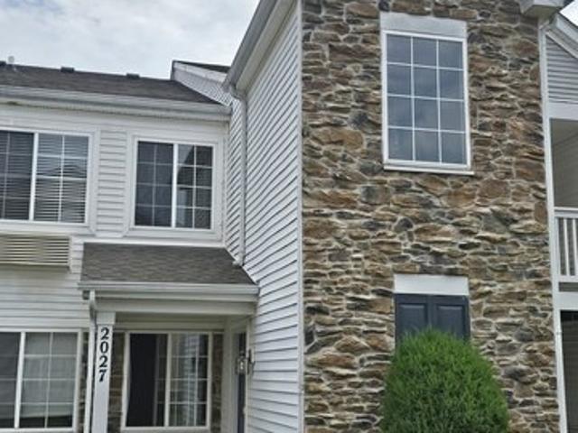 Condo for sale in Carpentersville, Illinois