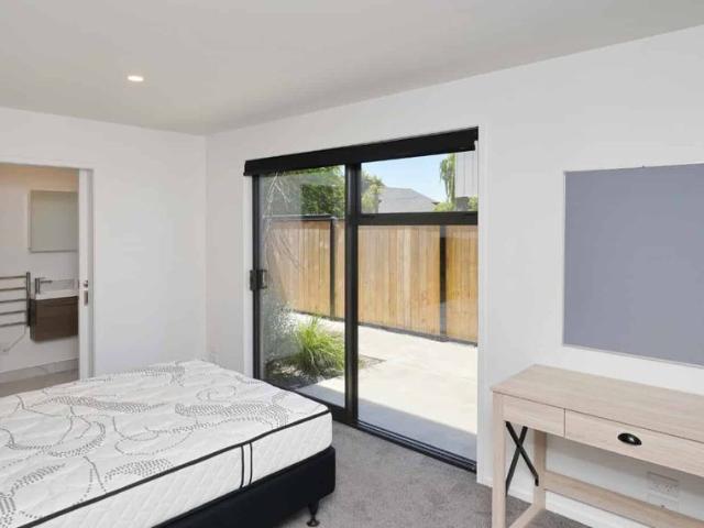 Townhouse for rent in Heathcote, Canterbury