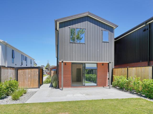 Apartment for rent in Chaslands, Canterbury