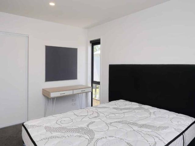 Townhouse for rent in Heathcote, Canterbury