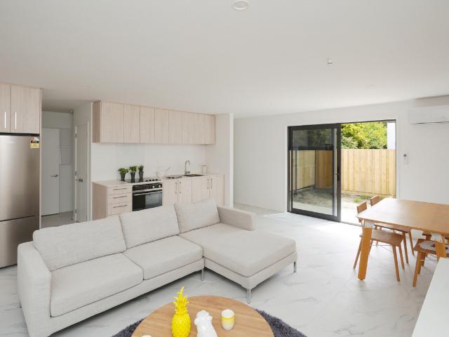 Apartment for rent in Chaslands, Canterbury
