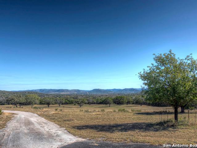 Farm for sale in Leakey, Real County