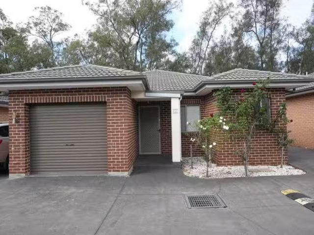 Condo for rent in Rooty Hill
