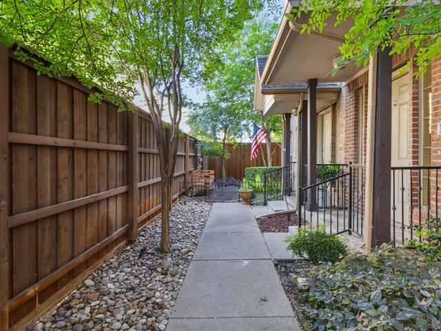 Townhouse for sale in Dallas