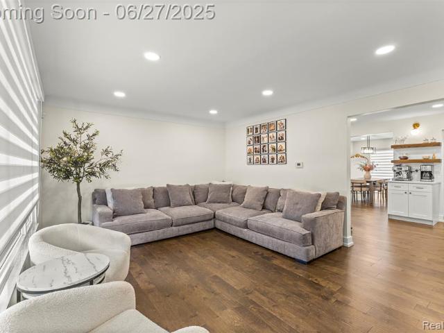 House for sale in Dearborn Heights