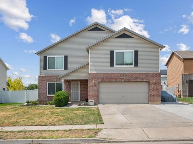 House for sale in Clearfield, Utah
