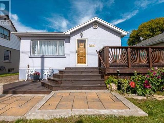 House for sale in Thunder Bay, Northwestern Ontario