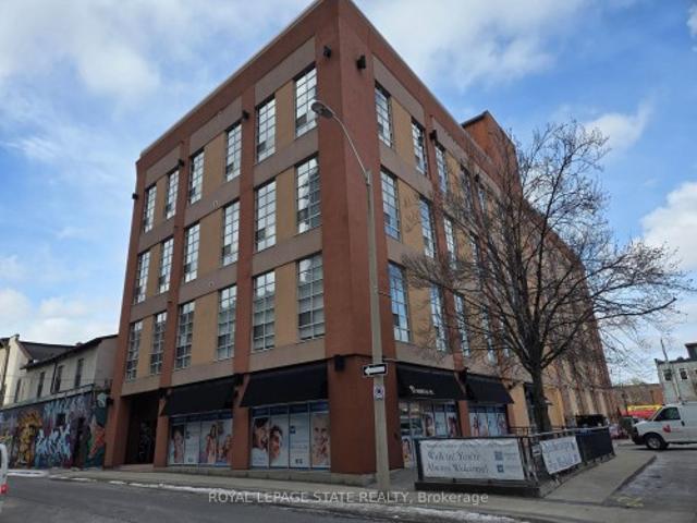 Condo for sale in Ancaster, Ontario