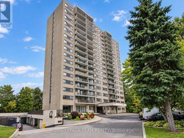 Condo for sale in Bay, Ottawa