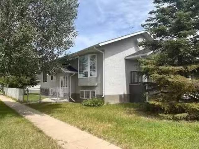 House for sale in Hanna, Alberta
