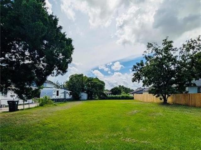Land for sale in Chalmette, Louisiana