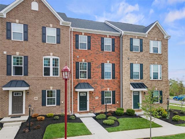 Townhouse for sale in Cranberry Twp