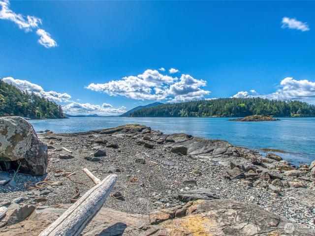 House for sale in Eastsound, Washington