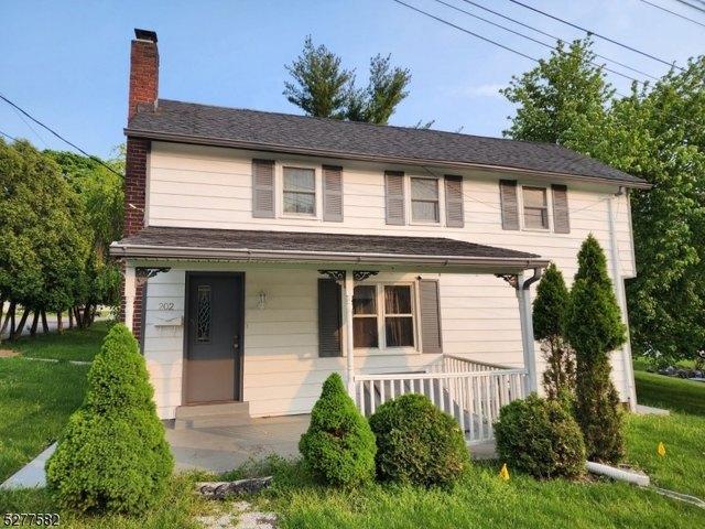 House for sale in Stewartsville, New Jersey