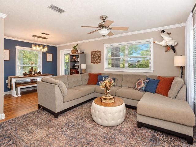 House for sale in Henslee Heights, White Hall