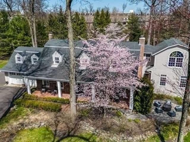 House for sale in Woodcliff Lake, New Jersey