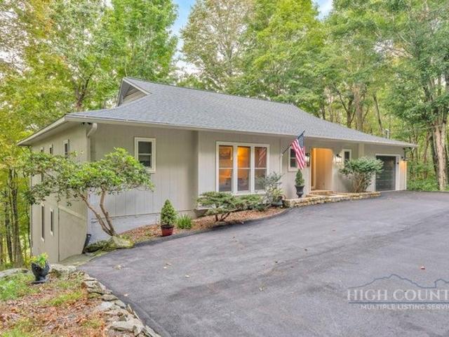 House for sale in Seven Devils, Watauga County