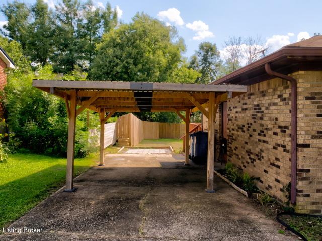 House for sale in La Grange, Kentucky