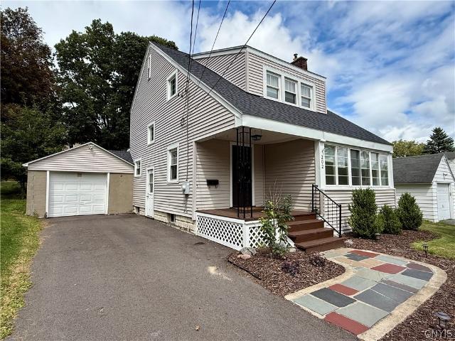 House for sale in Camillus, New York