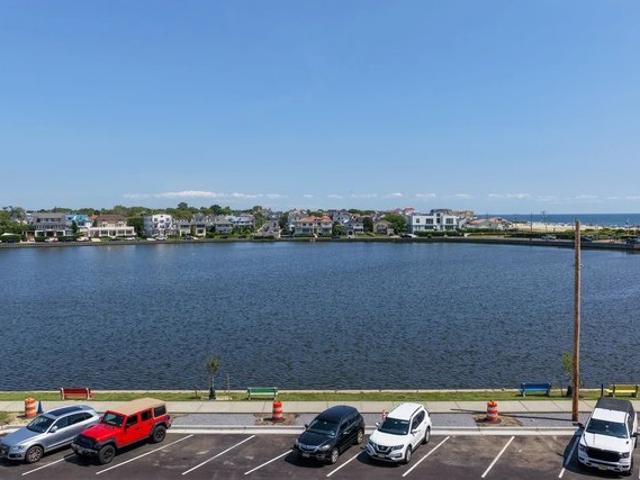 Condo for sale in Monmouth, New Jersey