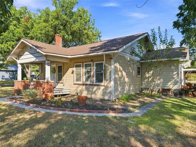 House for sale in Rosebud, Texas