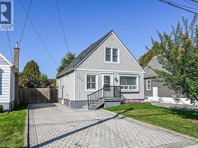 House for sale in Eastmount, Hamilton