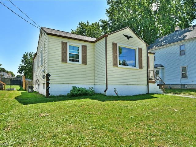 House for sale in Downtown, Struthers