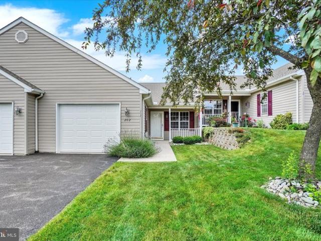Townhouse for sale in Red Lion, Pennsylvania