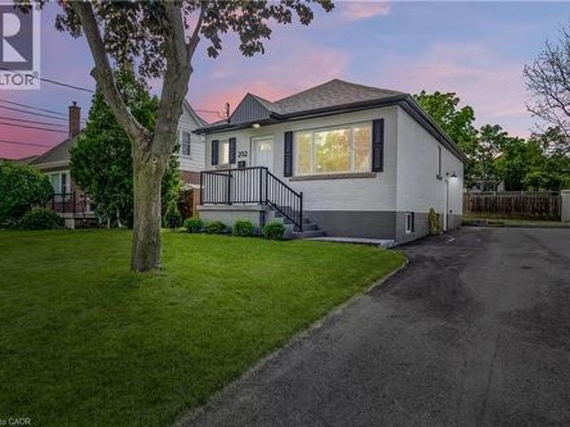 House for sale in Ancaster, Ontario