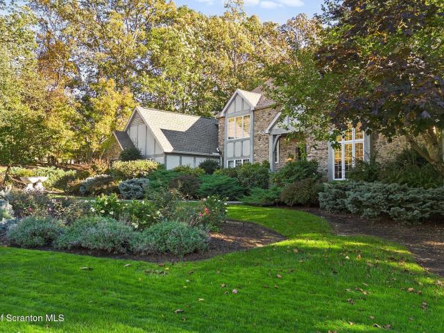 House for sale in Moosic, Pennsylvania