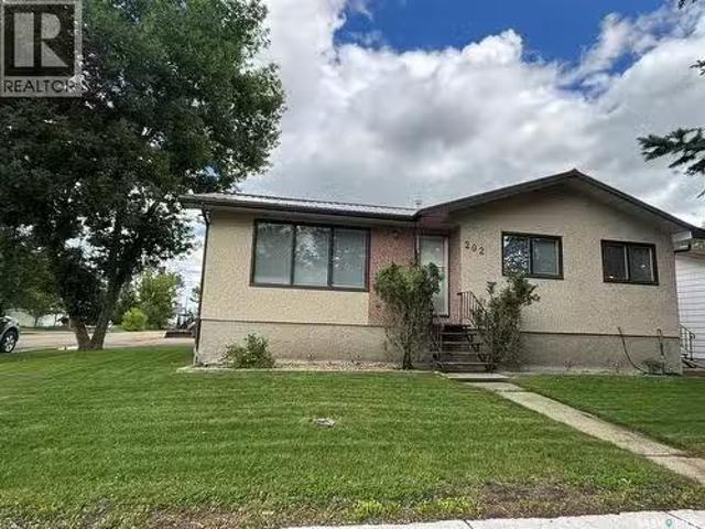 House for sale in Maple Creek