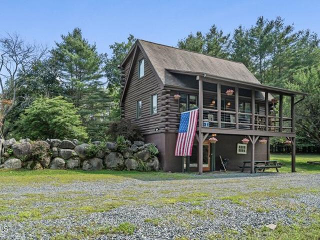 House for sale in Saratoga, New York