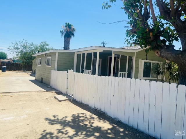 House for sale in Ford City, Taft