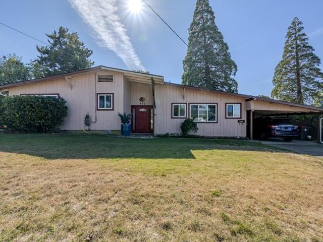 House for sale in Central Point, Jackson County