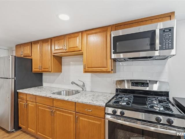 Duplex for rent in Cliffside Park, New Jersey