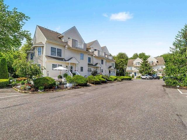 Townhouse for sale in Egg Harbor Township, Atlantic County