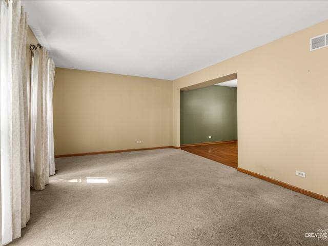 House for sale in North Aurora, Illinois