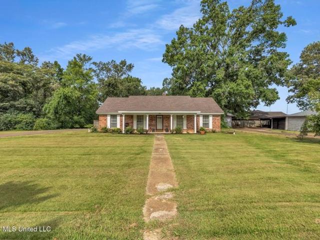 House for sale in Batesville, Mississippi
