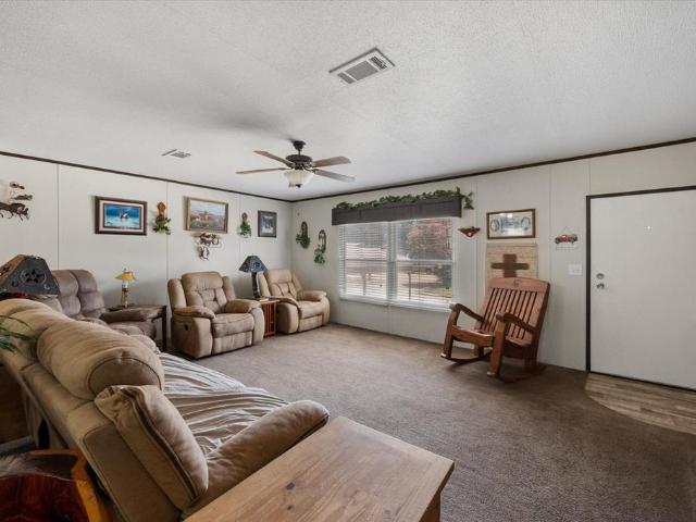House for sale in Navarro, Texas