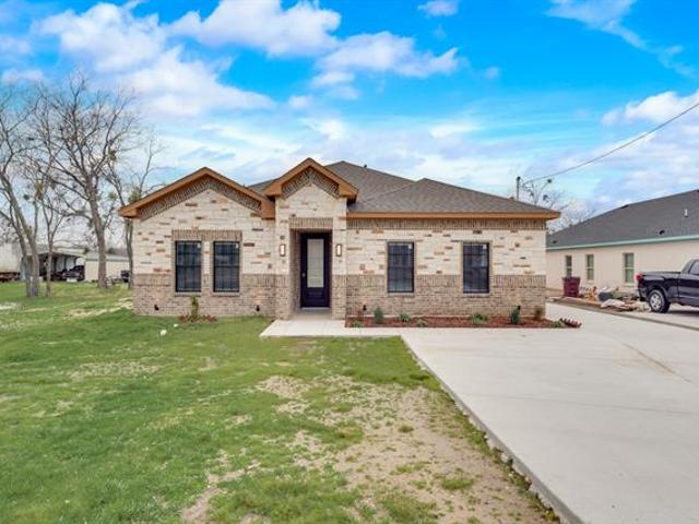 House for sale in Quinlan